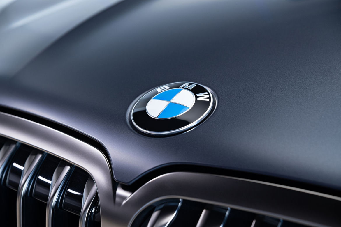 C-BooL jeździ BMW X7 M50d