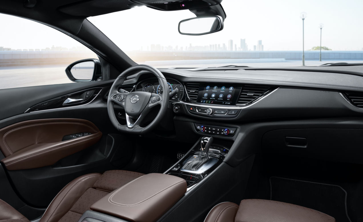 Wnętrze Opel Insignia lifting 2020