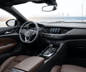 Wnętrze Opel Insignia lifting 2020