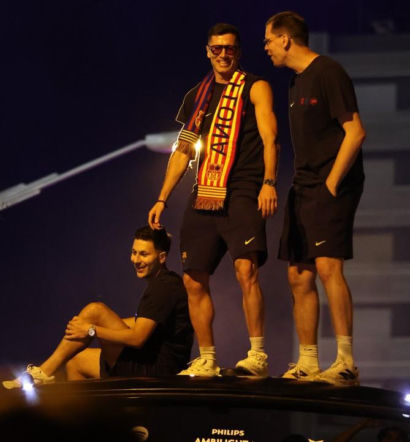 Robert Lewandowski i Wojciech Szczęsny na fecie Barcelony