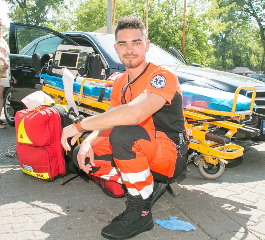 25 minut gotowałem sie w aucie