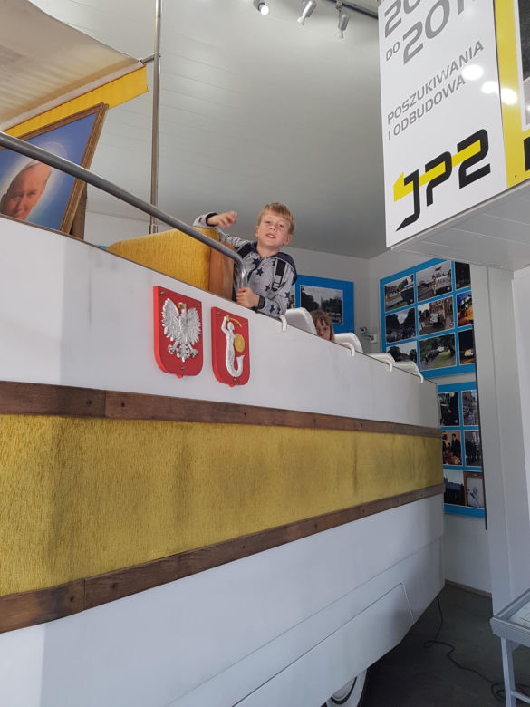 Muzeum Samochodu Papieskiego JP 2 w w Kielcach