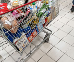 Oblężenie w szczecińskich sklepach z powodu koronawirusa