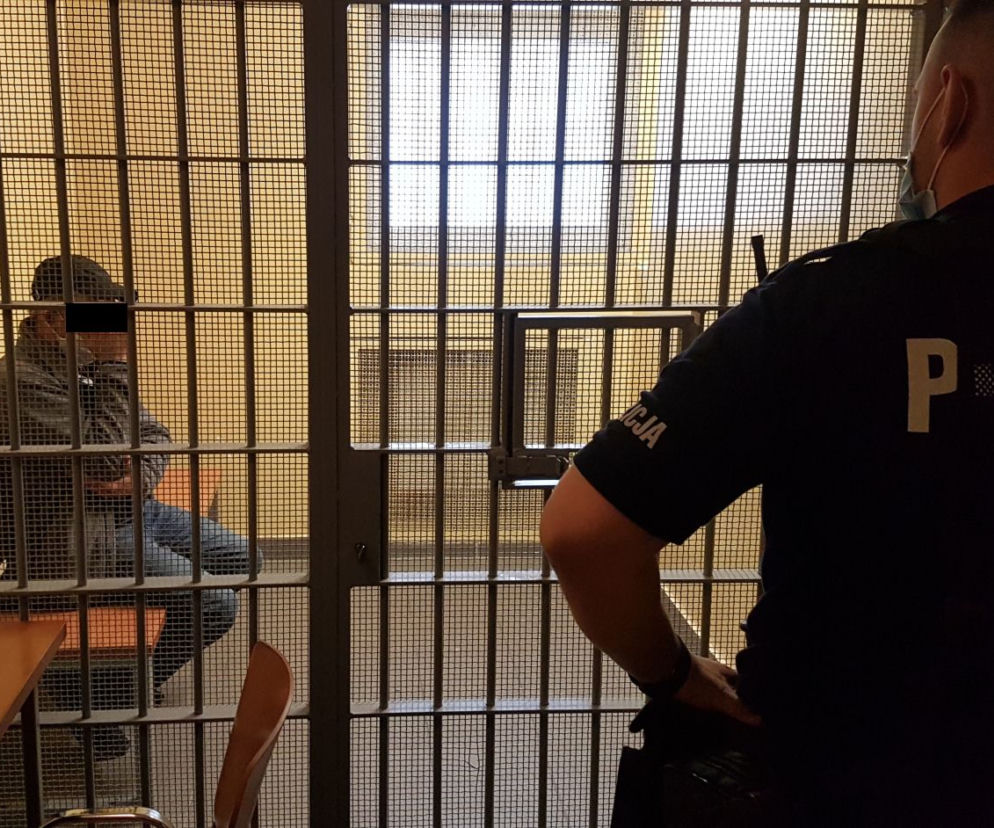 Policja zatrzymała kierowcę białego opla 