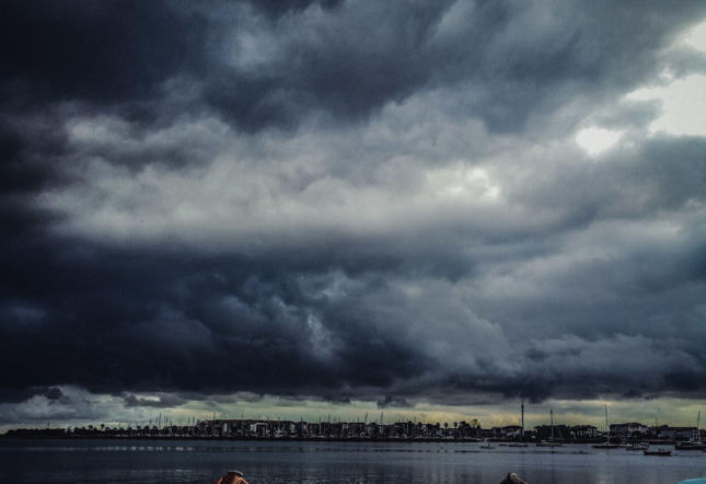 Ulewy i burze nadciągają do Polski. Cztery województwa zagrożone! Służby biją na alarm