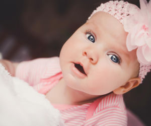 Jaśniejąca to imię młodej, polskiej piosenkarki. Mimo to rodzice raczej je omijają