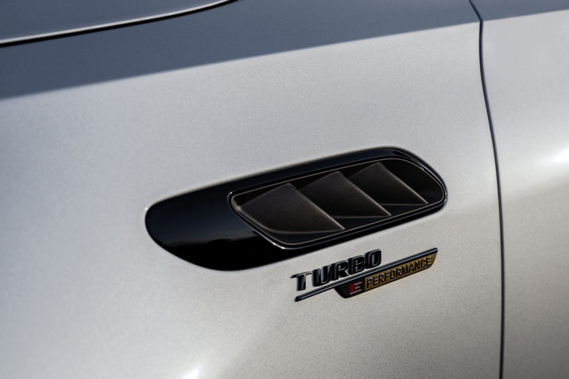 Mercedes-AMG C 63 S E Performance (2023)