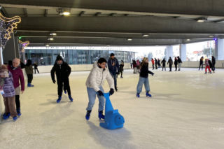 Kryte lodowisko przy Hali Urania