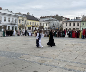 Orszak Jana Długosza w Nowym Sączu