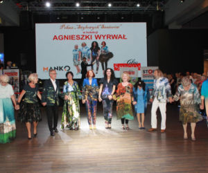 Seniorzy w kreacjach od radnej