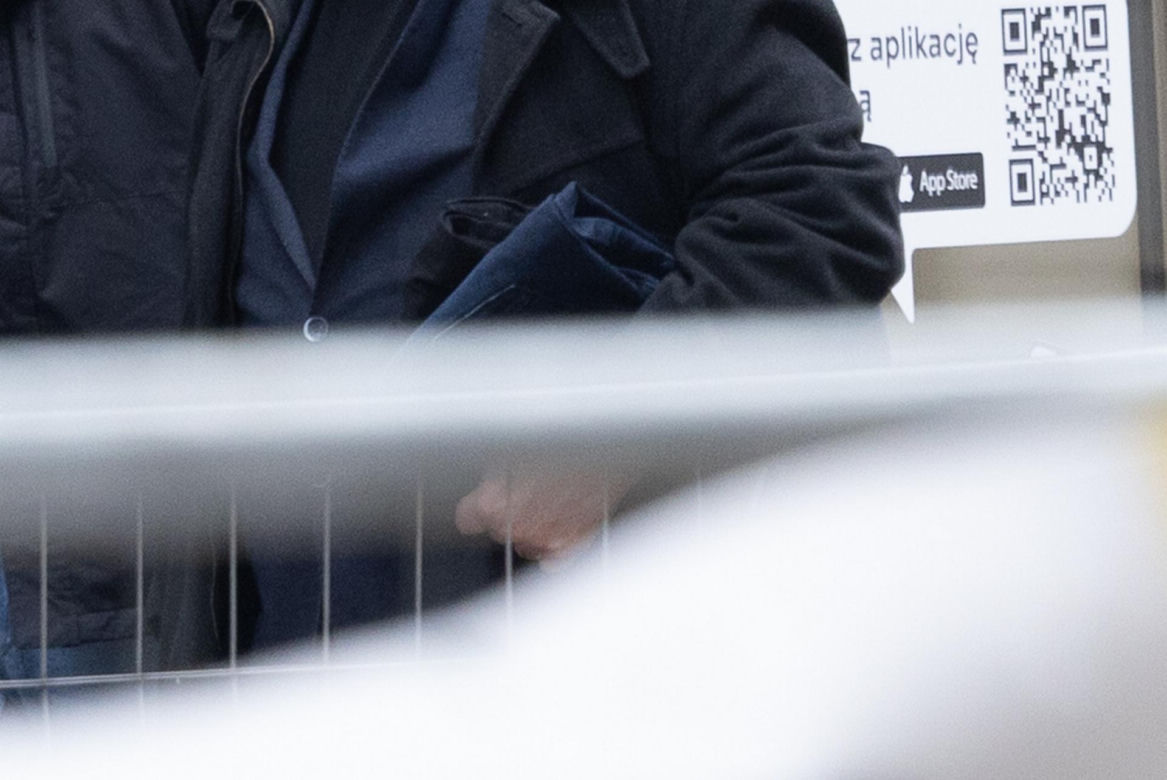 Bronisław Komorowski gnał do krawca z dżinsami. Po drodze złamał prawo!