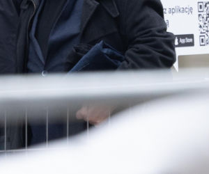 Bronisław Komorowski gnał do krawca z dżinsami. Po drodze złamał prawo!