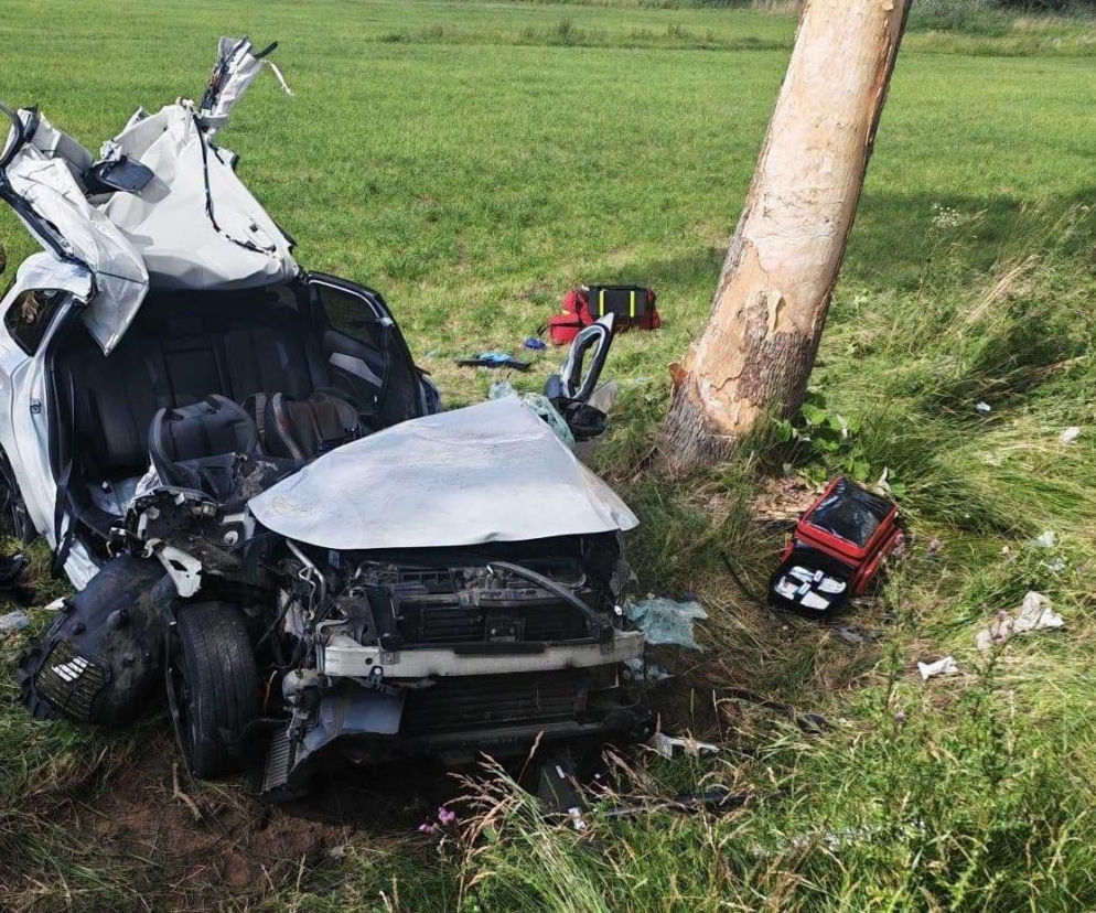 Dramatyczny wypadek na DK60. Trzy osoby trafiły do szpitala