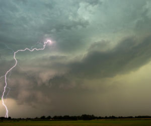 Nowa prognoza pogody na długi weekend. Majówka 2026 pod znakiem burz i deszczu