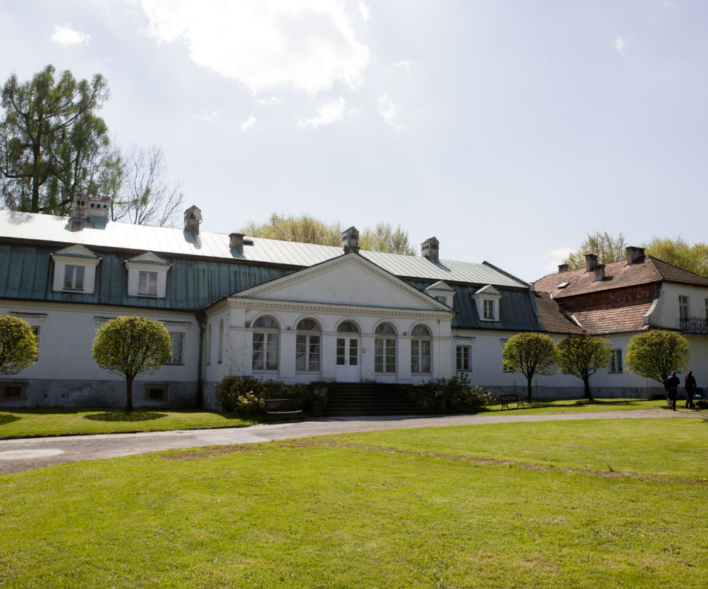 SEKSSKANDAL W ZABYTKOWYM DWORKU.