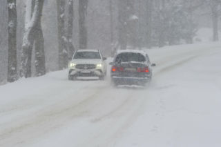 Zimowe uderzenie w weekend. Nawet 60 cm śniegu i siarczysty mróz. Obowiązują alerty RCB