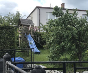Matka wyrzuciła dziecko z okna