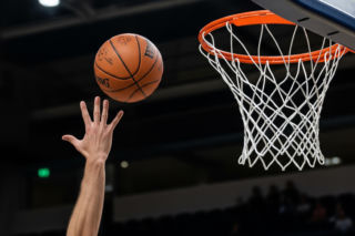 Ekstraklasa koszykarzy. Anwil Włocławek odrabia straty i triumfuje. Jak przebiegł ten zacięty mecz?