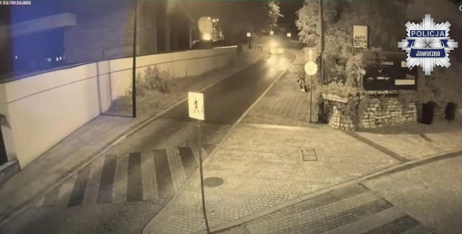 Ukradli motocykl, bo nie chcieli iść pieszo. Nocny pościg zakończony w słupie!