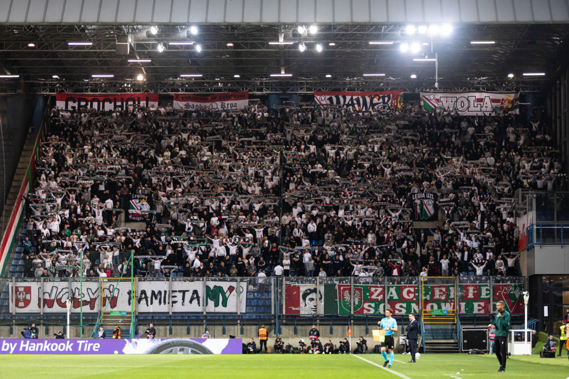 Legia - Szachtar: transparent kibiców