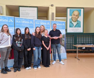 Uczniowie z Poznania sprzedawali pączki, żeby pomóc dzieciom w Afryce! Zebrali ponad 3 tysiące złotych