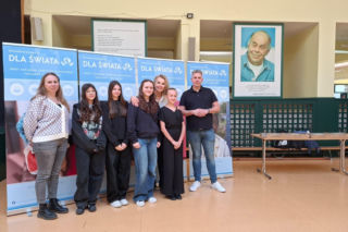 Uczniowie z Poznania sprzedawali pączki, żeby pomóc dzieciom w Afryce! Zebrali ponad 3 tysiące złotych