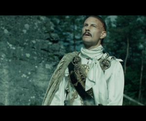 W filmie Macieja Kawulskiego wciela się w głównego antagonistę.