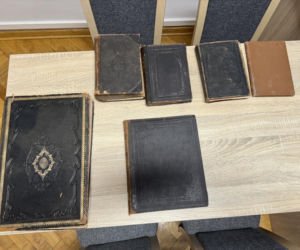 Warszawa: Policja odzyskuje skradzione żydowskie księgi. Znamy kulisy sprawy