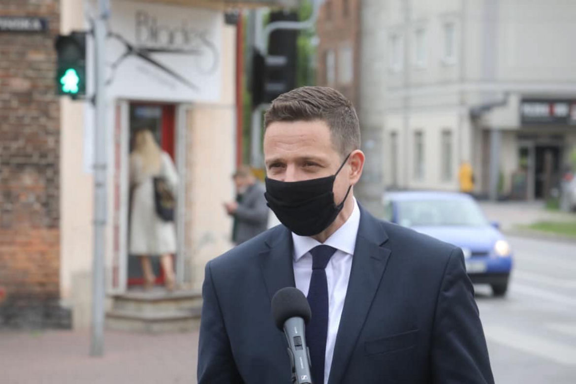 Trzaskowski u fryzjera zrobił się na bóstwo