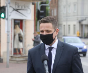 Trzaskowski u fryzjera zrobił się na bóstwo