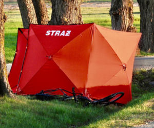 Dwa śmiertelne wypadki na drogach Mazowsza. Rowerzysta i motocyklista zginęli po potrąceniu