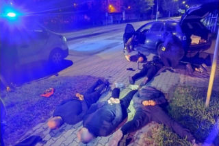Kibole szykowali nocną ustawkę z użyciem gazu i pałek. Policja wkroczyła do akcji