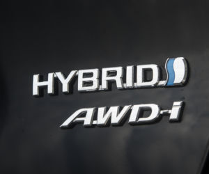 Toyota RAV4 Hybrid i-AWD e-CVT Black Edition by JBL
