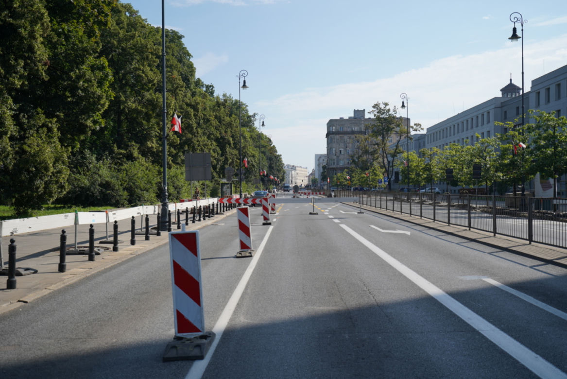 Mniejsza liczba pasów na drodze