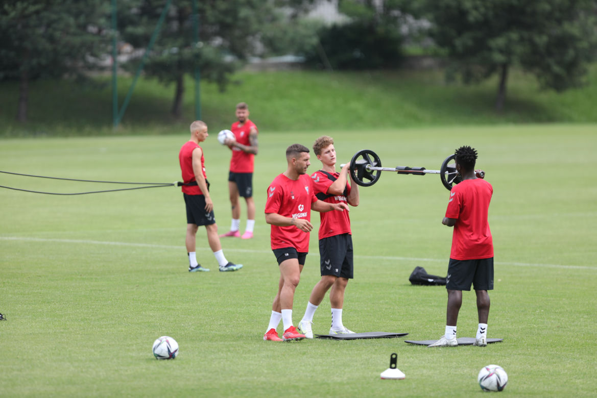 Łukasz Podolski już czaruje w Zabrzu. Tak wyglądał pierwszy trening gwiazdy w Górniku.