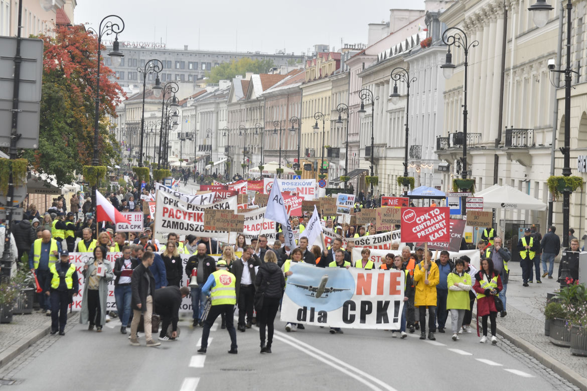 Warszawa. Wielki protest przeciwko budowie Centralnego Portu Komunikacyjnego