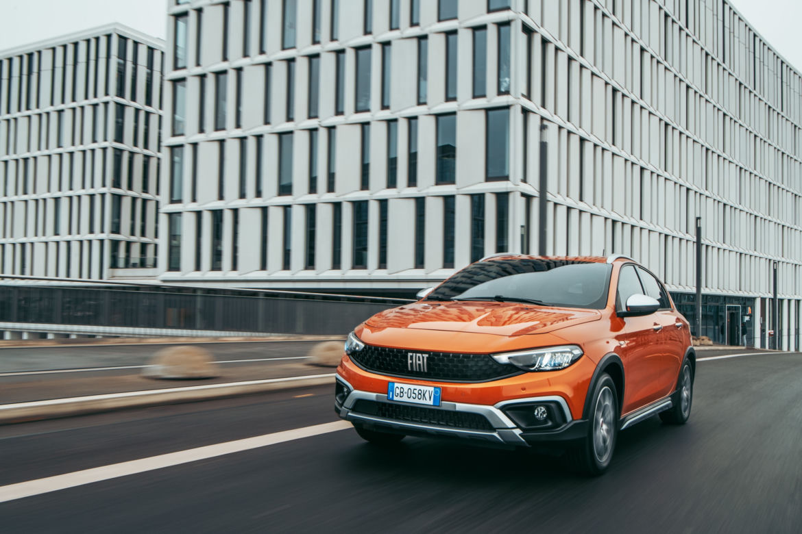 (2021) Fiat Tipo Cross