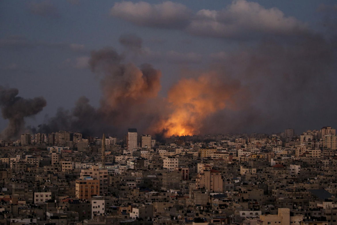 Rzeź w Izraelu. Hamas wciął dziecko z łona ciężarnej. "Chowaliśmy się pod stertą martwych ciał"