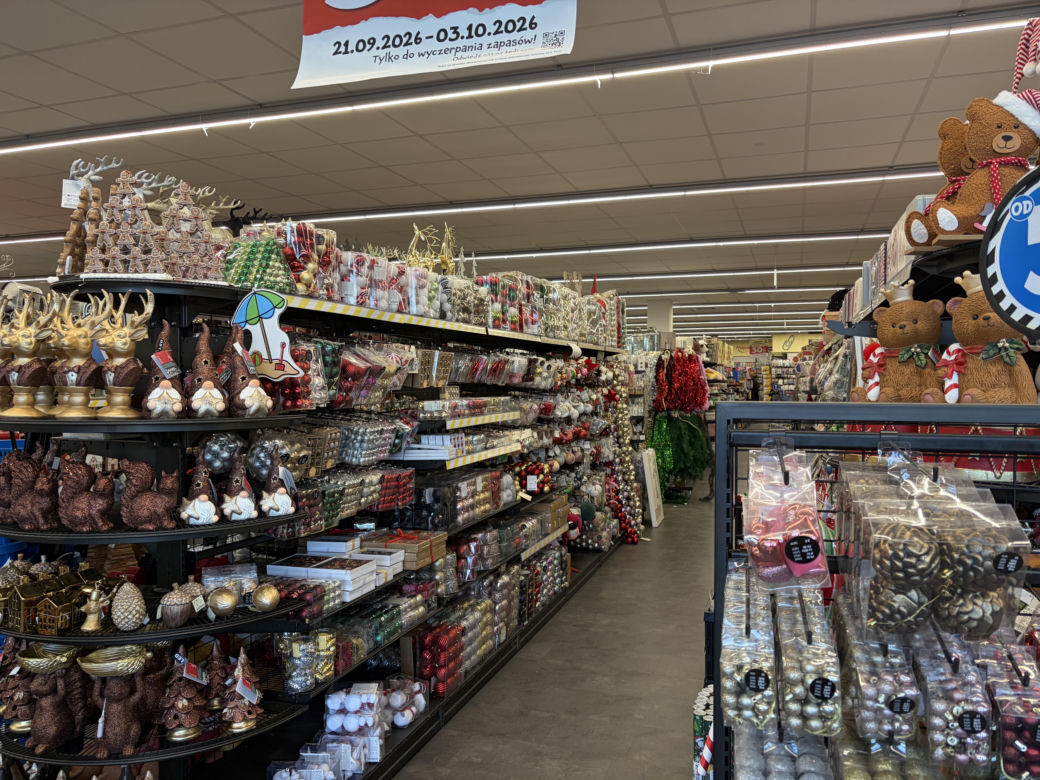 Świąteczne ozdoby w sklepach