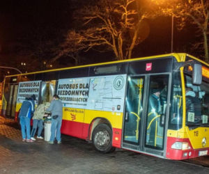 Łodzianie zamarzają w swoich mieszkaniach. „Można korzystać z pomocy” - mówią urzędnicy