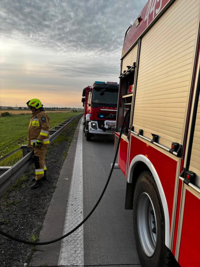 Tajemniczy wypadek na A4. Samochód zamienił się w kulę ognia