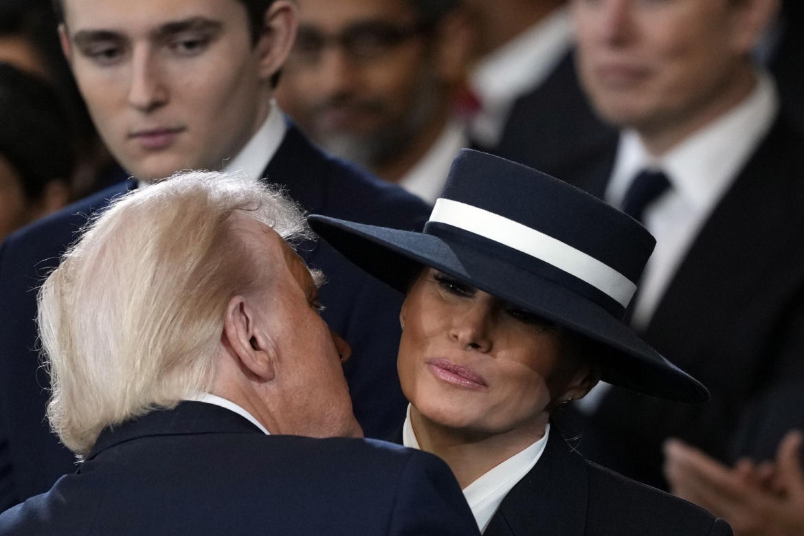 Trump próbował pocałować żonę! Nic z tego nie wyszło na oczach wszystkich