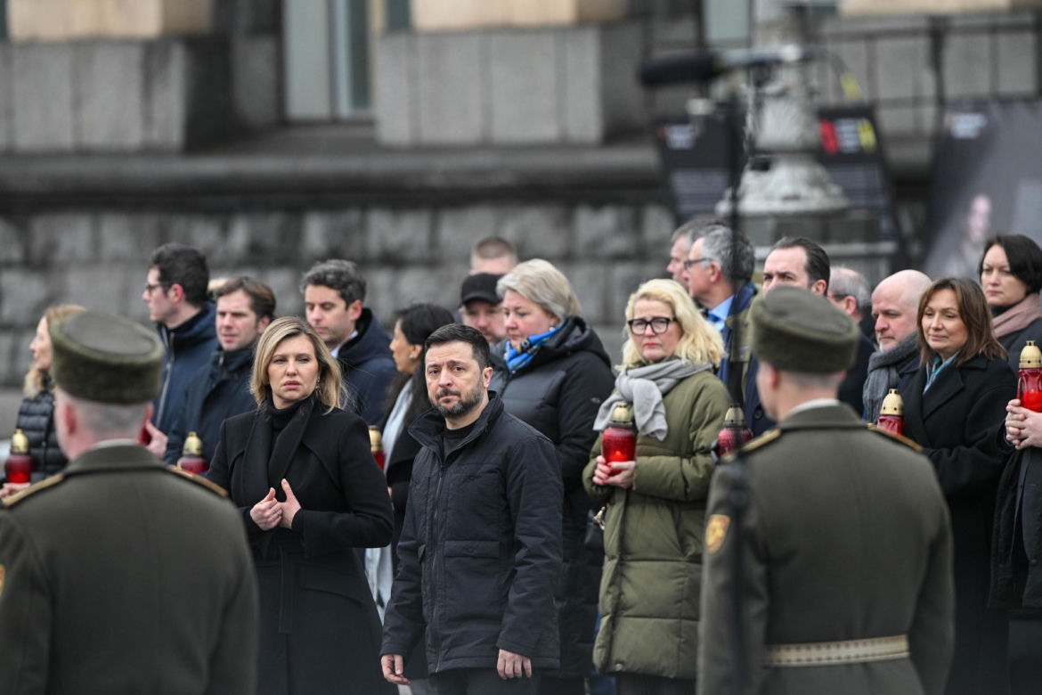 Nie da się przyzwyczaić do krwi i strachu". Czwarta rocznica wojny w Ukrainie