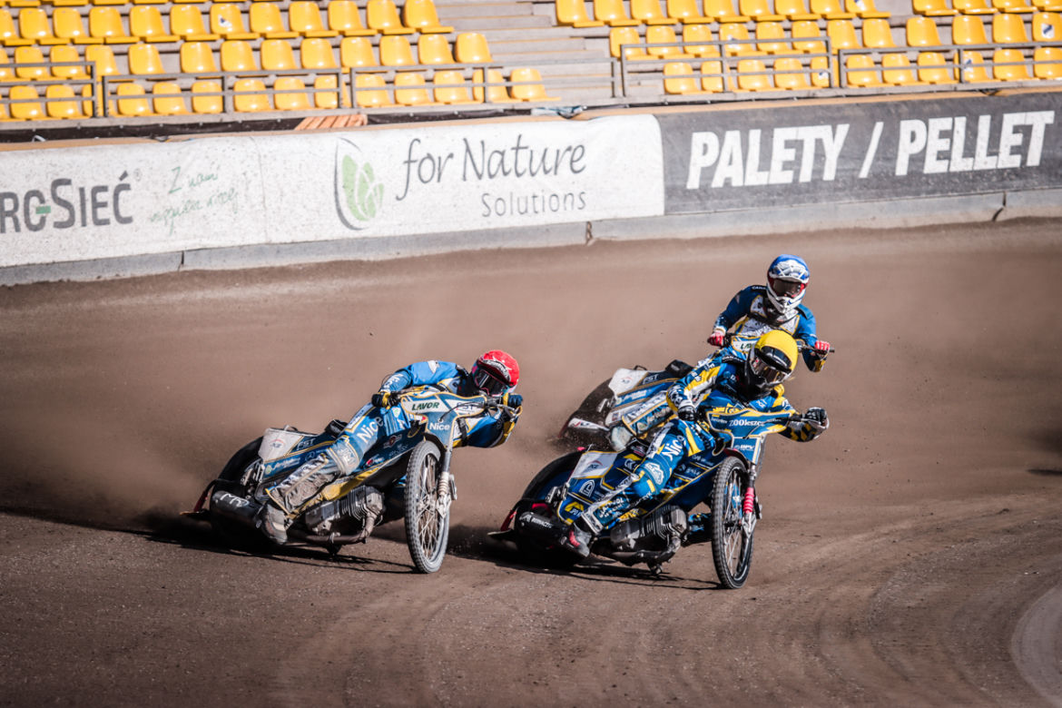 Ekstraliga U-24: KS Toruń - GKM Grudziądz 45:45, zdjęcia z Motoareny