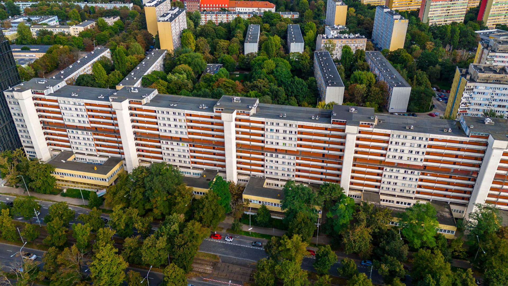 Galeriowiec z Powstańców Śląskich 112-122 we Wrocławiu