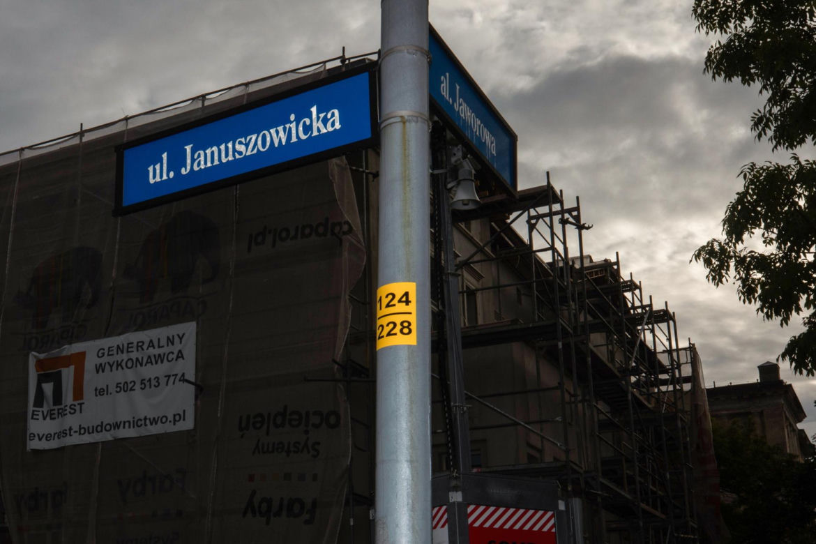 Wrocław. Ewakuacja 600 mieszkańców miasta. Przy ul. Januszowickiej odnaleziono niewybuch [ZDJĘCIA].