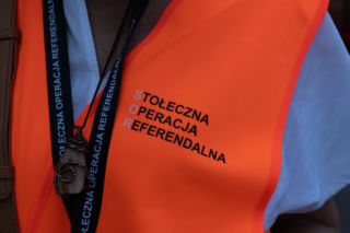 Referendum przeciw Trzaskowskiemu ruszyło. Jedni podpisują, inni mówią: „To kompletna bzdura”