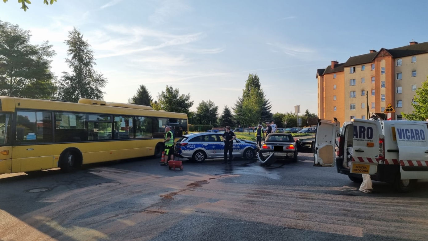 Szaleńczy pościg ulicami Koszalina. BMW staranowało radiowozy