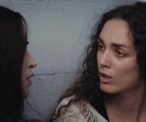 Dziedzictwo, odcinek 891: Nana i Nazli uciekają z rąk Trucizny, a Ayse traci przytomność po przyjęciu niewłaściwych leków