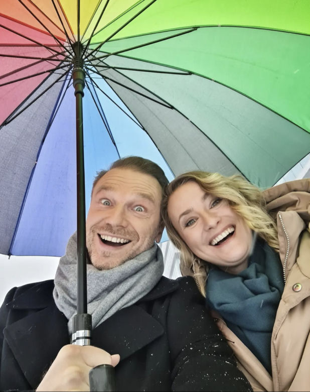M jak miłość, Marta Chodorowska (Julia), Krystian Wieczorek (Andrzej Budzyński) na planie
